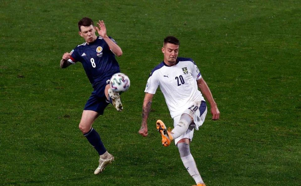 2020欧洲足球锦标赛_欧洲杯延期打乱C罗计划,明年就将36岁,伤病成为最大(2)