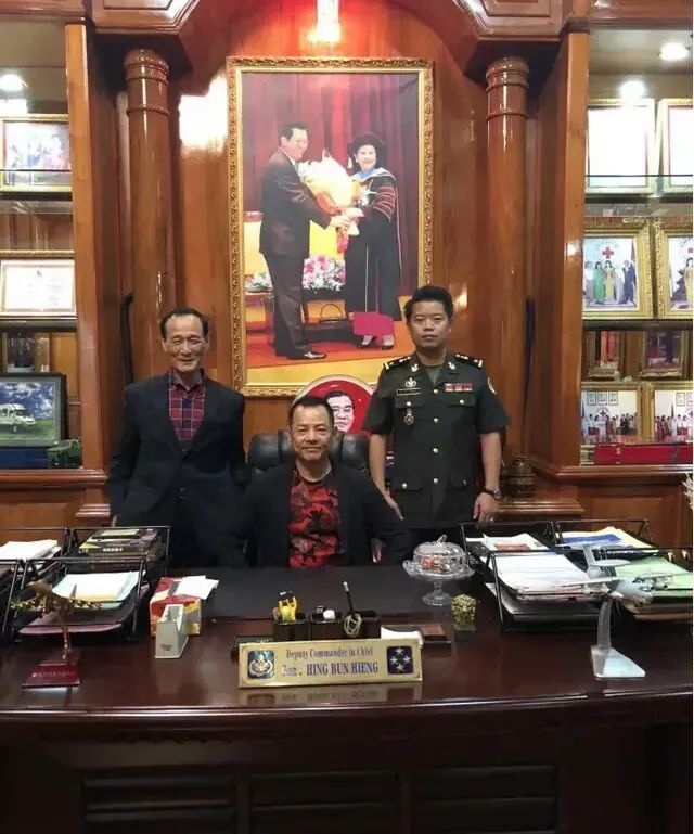 "澳葡末期教父"崩牙驹转型之路:洪门啤酒,洪门牛仔裤都是品牌_腾讯