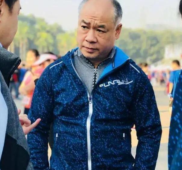 李宁董事长_明星肖战代言李宁品牌,老总亲自发表了艾特,两人的交流很有爱心立...