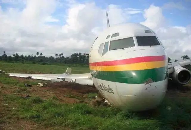 【29年祭·慘不忍睹】桂林陽朔空難,飛機撞山 全部遇難!