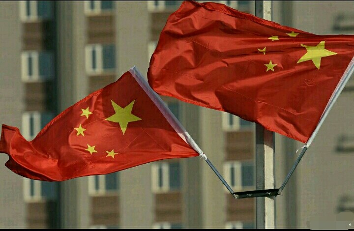 南京有大学生挂出日本旭日旗,可怕的淡漠和遗忘!_腾讯新闻