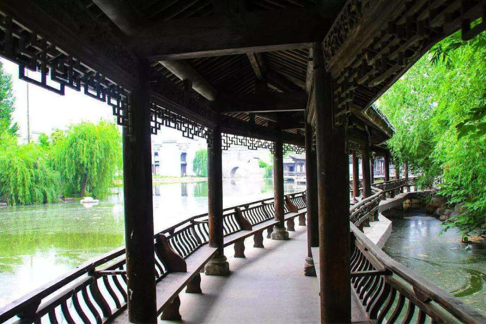 美人靠也不知记载了多少悲欢离合展览信息展览名称:徽州古建筑展出