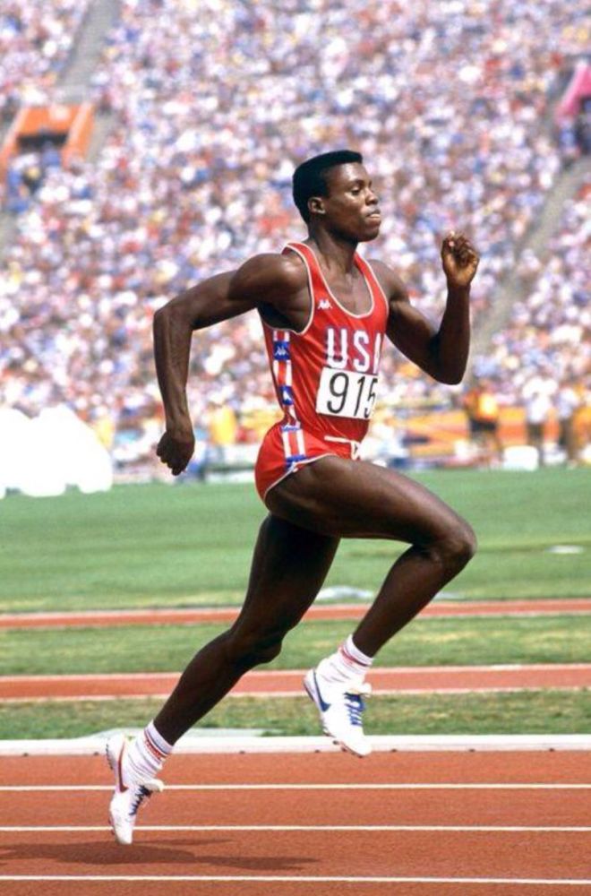 碾压式获胜!博尔特与卡尔刘易斯历史地位评比:96%的人投给闪电