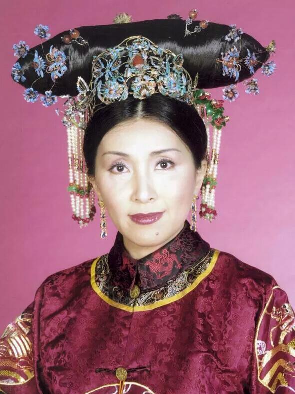 从《珠光宝气》中的虞苇庭开始喜欢她,也曾是《金枝欲孽》中与邓萃雯