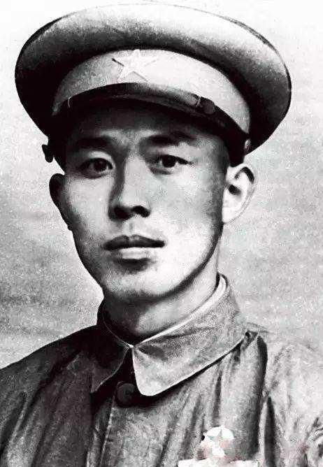 特级战斗英雄的他有多厉害16岁任武工队长17岁时就杀敌105人