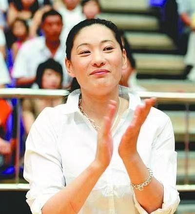 值得一提的是,李昕曾与"逍遥王"巩晓彬有过一段为期九年的恋情.