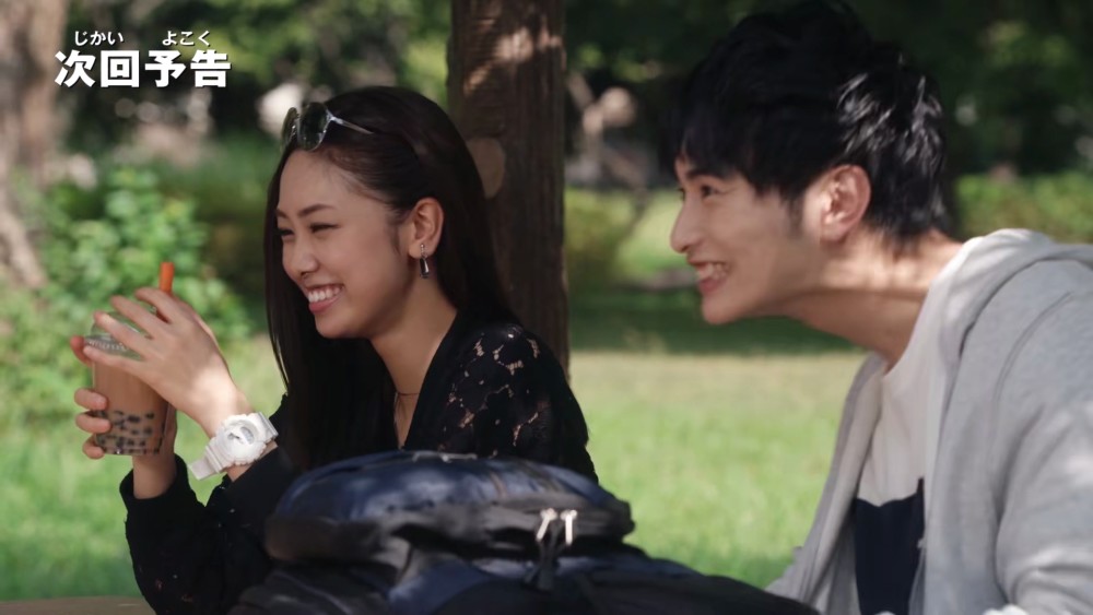 泽塔奥特曼:遥辉和洋子约会,遥辉的脖子亮了,网友:本色出演?