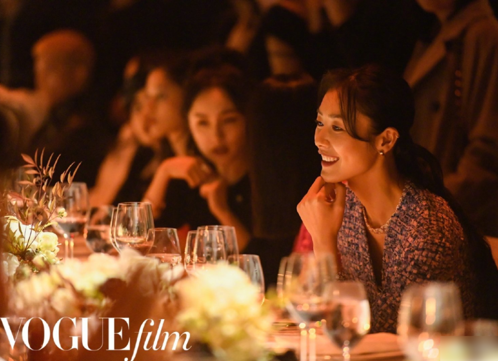 女明星盛典晚宴内场图,杨幂颜值在线,刘诗诗气质出众像豪门千金