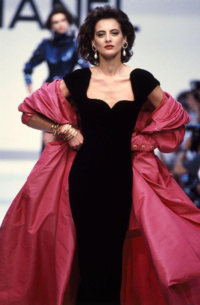 史上首位香奈儿专属模特,雌雄莫辨中性美,如今创业成为女强人_腾讯