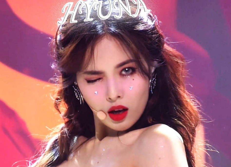 光脚怼镜头,脚踩男友脸的金泫雅,真的让人觉得辣眼睛吗?_腾讯新闻