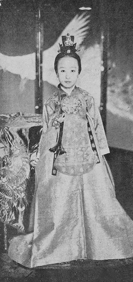 宗武志起初对李德惠很好,两人还生了一个女儿.李德惠病情越来越重,只