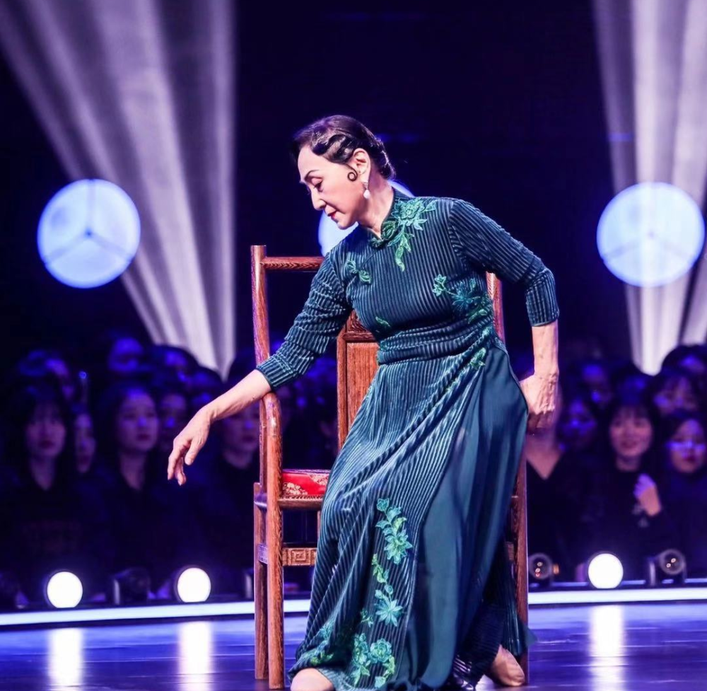 舞蹈家陈爱莲因胃癌去世李玉刚发文悼念曾80岁还登湖南台跳舞