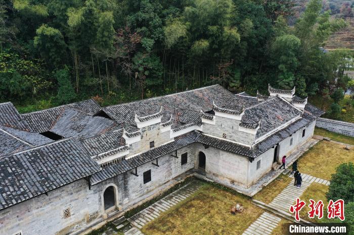 航拍江西修水陈宝箴陈三立故居建筑融合徽派与客家特色