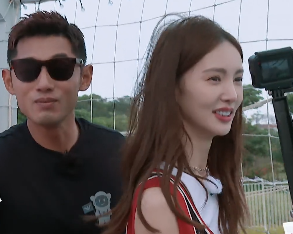 《女儿恋爱》金晨约会新对象,张继科突然发文提问,观众被误导?