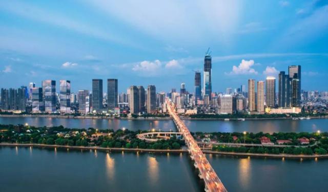 长沙人口净流入走势图_中部省会城市长沙很热门,吸引力很大,净流入人口“最