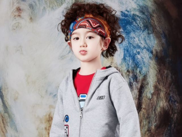 别再说周嘉诚长得好看了求你看看周泽西的照片才知啥是混血王子