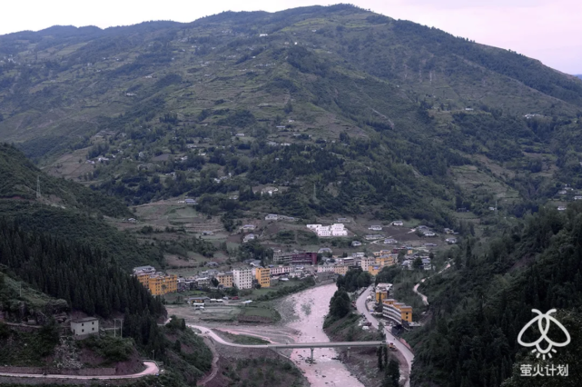 2020年,凉山州美姑县新桥乡,一条美姑河贯穿大凉山.