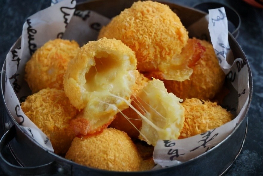 冬日的休闲零食——土豆芝士球,制作简单,酥脆软嫩,还经济实惠