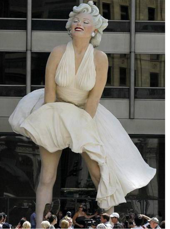 日本媒体:欧洲"女神"雕像被当地人要求拆除,只因晚上吓哭小孩_腾讯新