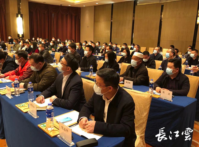 【腾讯网】向他们致敬！湖北101名全国劳模和先进工作者将赴京接受表彰手机腾讯网下载专区,qq腾讯网怎么关闭,致敬一般怎么用,向什么致敬,我要向他们致敬