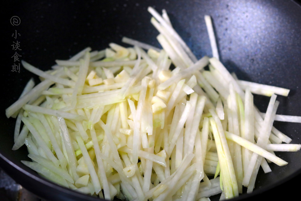 榨菜球堪称"天然味精",1元1个,能炒能煮汤,脆嫩爽口好下饭