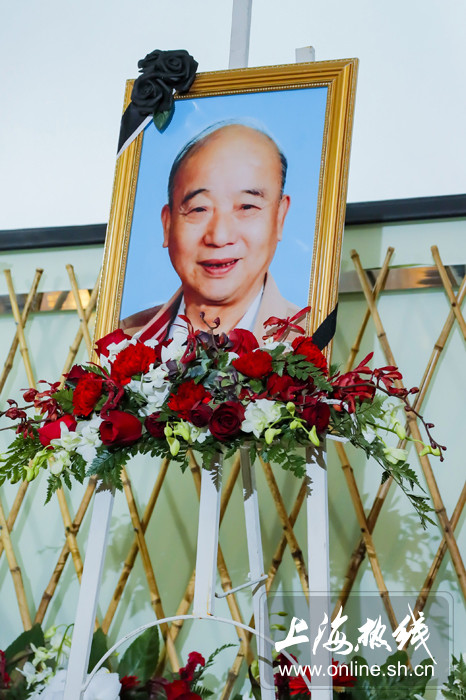 一路走好上海人都爱的老娘舅李九松在沪落葬王汝刚等亲临