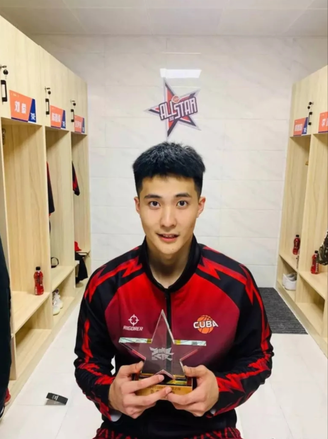 2020cuba全明星之夜,朱松玮得到21分7篮板5助攻并荣膺mvp
