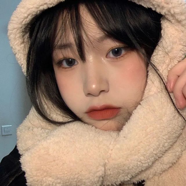 唯美真人女生头像 理直气壮撞南墙仍性质高昂