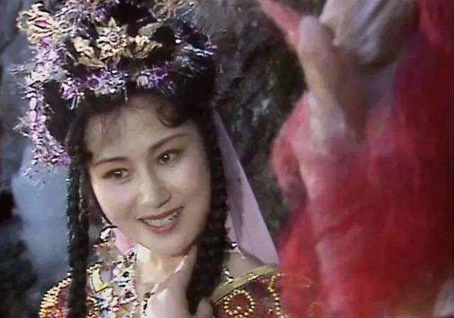 朱紫国的王后金圣宫娘娘三年前被妖怪赛太岁掳走,国王因而卧病.