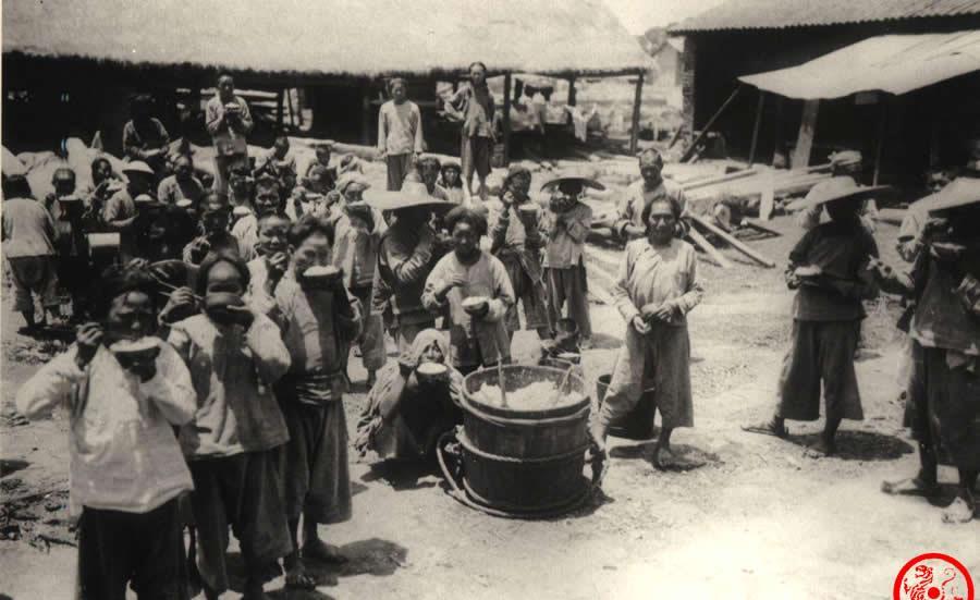 清朝中期以来,汉中人口增加迅速,人地矛盾突出,农业技术革新裹足不前.