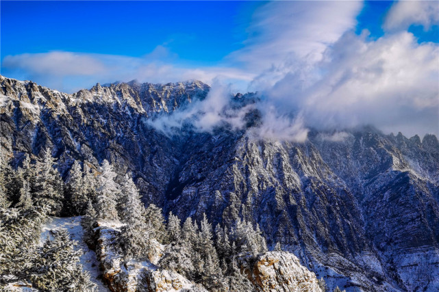 初冬遇雪贺兰晴雪美色天成