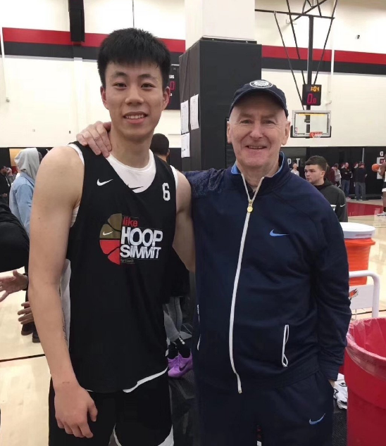 张镇麟发文哀悼"外国爷爷":令您骄傲是我最开心的事情