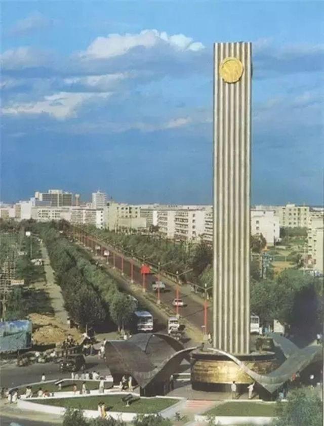 下面的这组老照片拍摄的是1980年代的大庆,这些老照片记录了这座美丽"