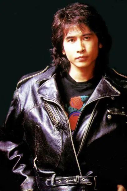 齐秦小24岁妻子长相秀丽家境殷实比齐秦私生子仅大一岁