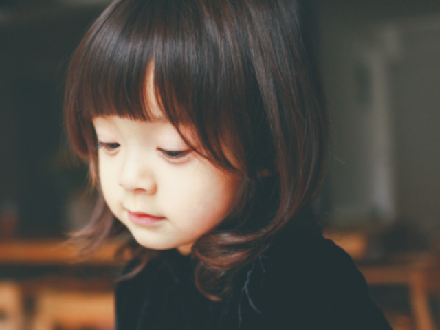 有种"精致"叫哈琳,五官清秀宛如洋娃娃,眼睛比咘咘还好看!