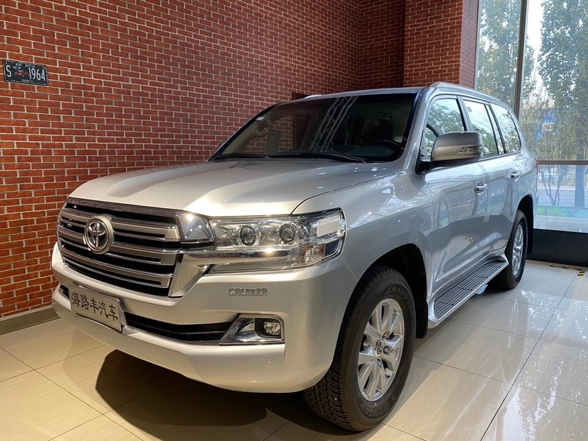 2020款丰田酷路泽4000经典陆巡4.0配置解析最新行情