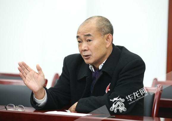 重庆市黔江武陵山机场有限责任公司董事长颜敏介绍机场通航十年的成就