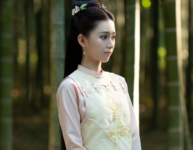 还有方怡和沐剑屏的扮演者分别是王祉萱和关芯,她们两个都是90后的