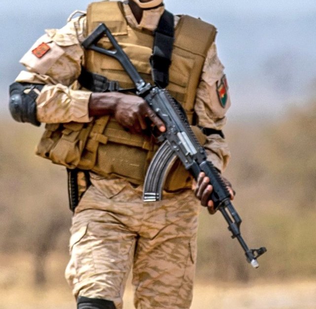 突发一美国男子在非洲基地附近被击毙形迹可疑曾拒绝服从命令企图逃跑