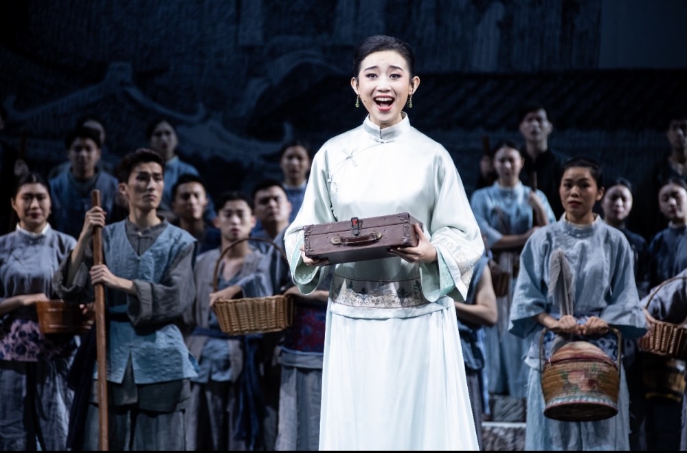 饰演彭湃母亲的黄晓捷是刚毕业的年仅23岁的小姑娘,她不仅声音非常好