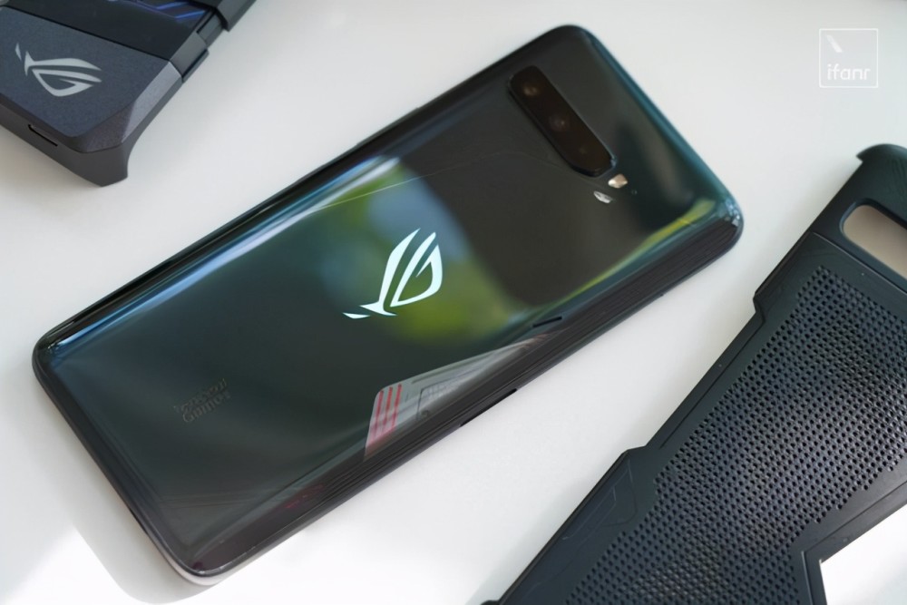 败家之眼,华硕rog3有多强?外挂压制,性能为王