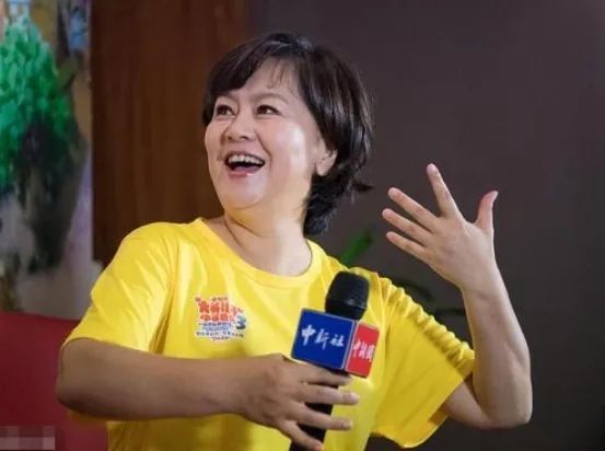 正是有鞠萍,孙小梅,胥午梅这样默默无闻的名嘴们的付出和奉献,才让