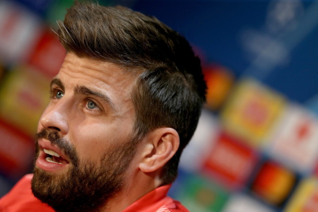 记者:皮克预计伤停4个月,很多人建议他手术治疗