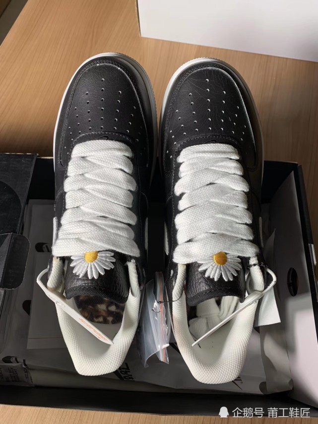 权志龙nike联名af1小雏菊10开箱测评