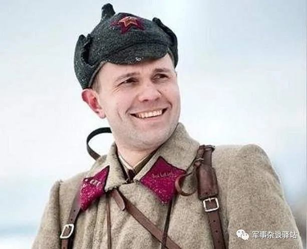 乞丐版二战单兵装具简陋却实用麻袋和裹脚布风格独特