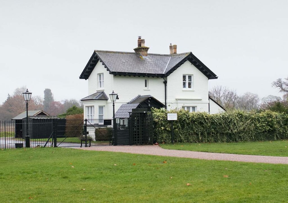 哈里夫妇让堂妹住进弗罗格莫尔这个计划起初让英国王室颇意外