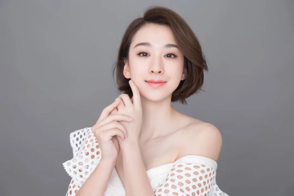 挂断电话,这下真的完全万念俱灰了,作为男人,永志可以说为了女友小叶