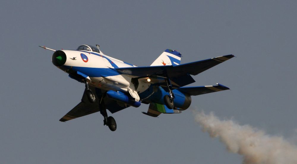 歼七"魔改"录:再改就连亲娘都不认识了,还能叫歼七?_腾讯新闻