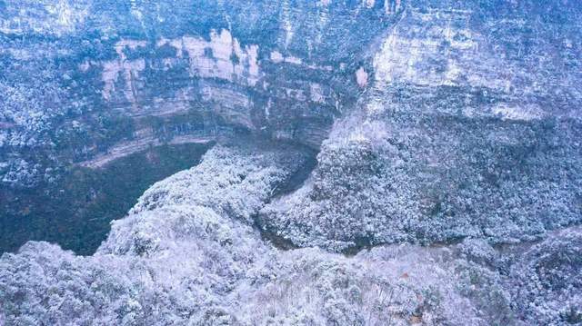 米仓山大峡谷迎来今冬初雪摄影师拍下绝美雪景一起来看看吧