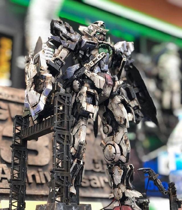 战损还是损坏战损旧化能天使高达模型